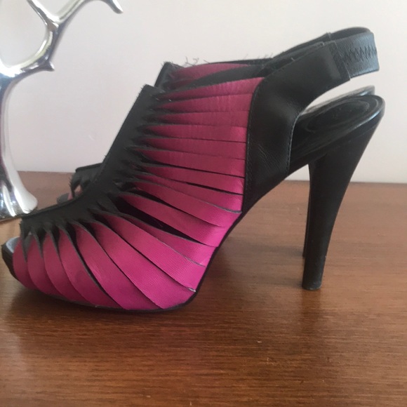BCBG heeled leather sandals - Picture 3 of 5